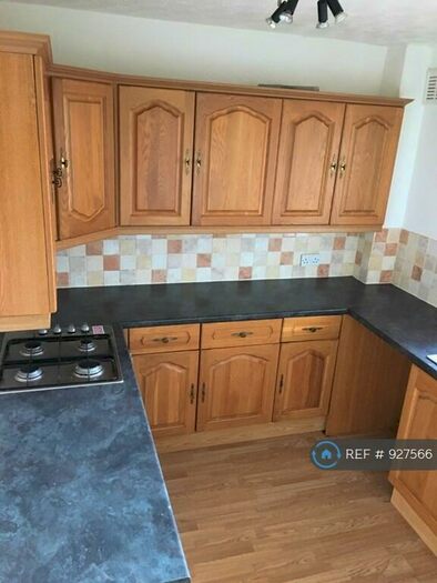 2 Bedroom Flat To Rent In Daniels Drive, Wrexham, LL14