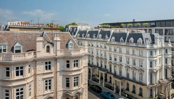 3 Bedroom Flat To Rent In Prince Of Wales Terrace, Kensington, W8