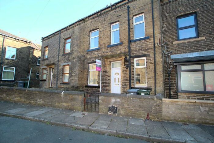 4 Bedroom Terraced House To Rent In Clapham Street, Denholme, Bradford, BD13