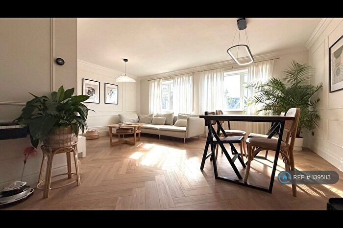 2 Bedroom Flat To Rent In Hillboro Court, London, E18