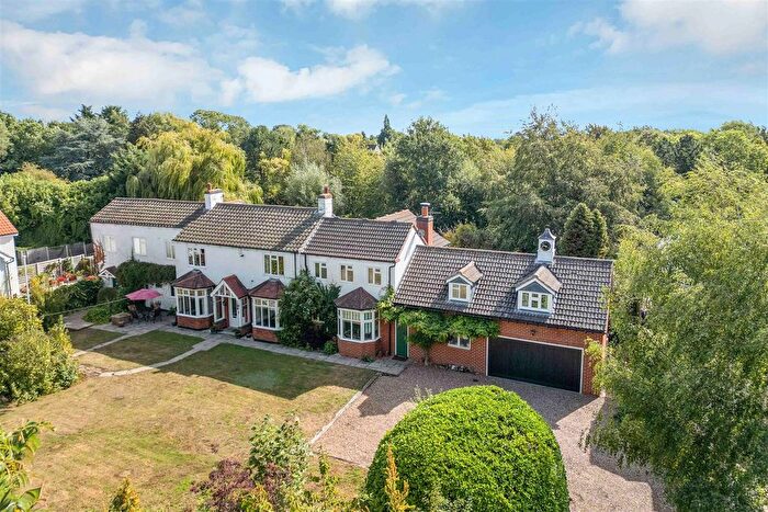 6 Bedroom Detached House For Sale In Easthorpe Road, Bottesford, NG13