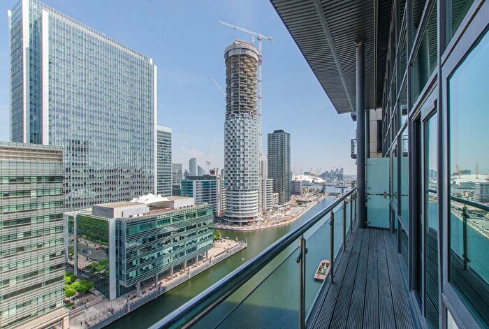 2 Bedroom Flat For Sale In Discovery Dock East, Canary Wharf, London, E14