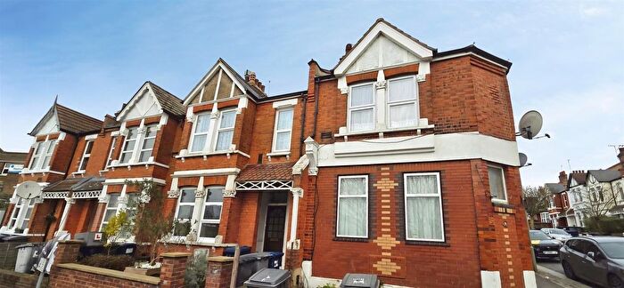 2 Bedroom Flat To Rent In Algernon Road, Hendon, London, NW4