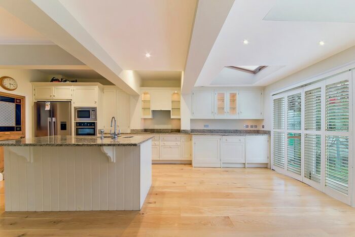 3 Bedroom Property To Rent In Effra Road, London, SW19