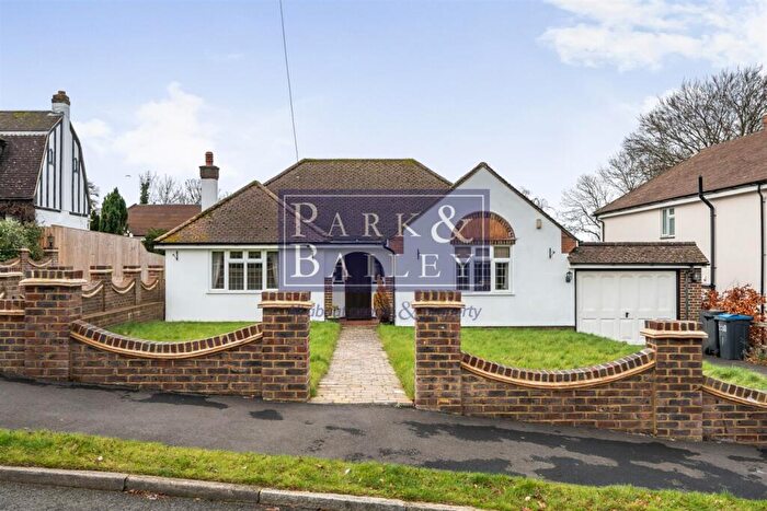 3 Bedroom Detached Bungalow To Rent In Bedroom Detached Bungalow In Purley, CR8