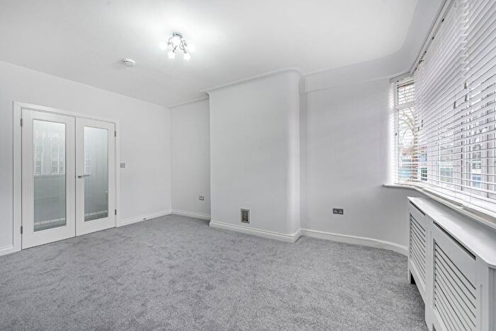 4 Bedroom Flat To Rent In Adelaide Road, Belsize Park, London, NW3