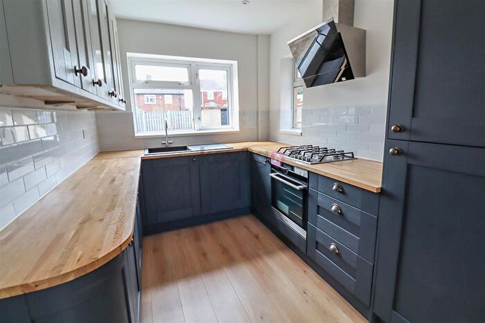3 Bedroom Semi-Detached House For Sale In Beech Crescent, Eckington, Sheffield, S21