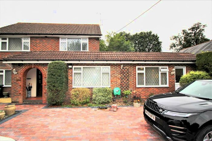 Studio To Rent In London Road, Crawley, RH10