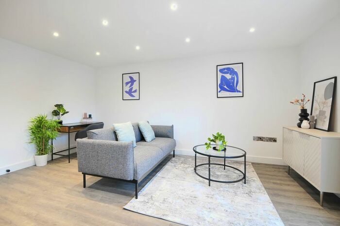 1 Bedroom Flat To Rent In Mitford Road, Fallowfield, Manchester, M14