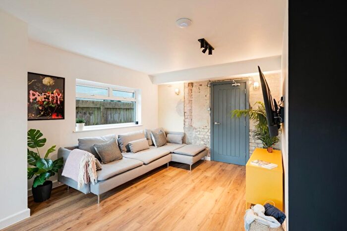 6 Bedroom Property To Rent In Gayner Road, Bristol, BS7