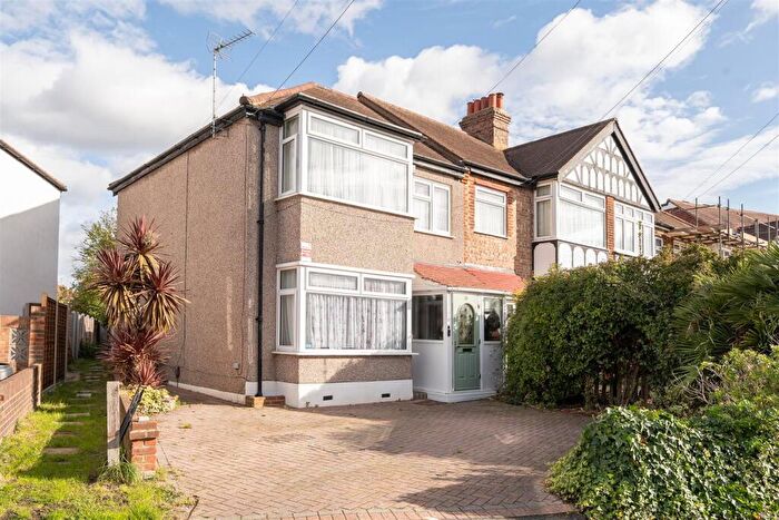 3 Bedroom House For Sale In Edward Avenue, Highams Park, E4