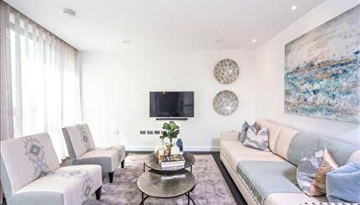 2 Bedroom Flat To Rent In Charles Clowes Walk, Nine Elms, London, SW11