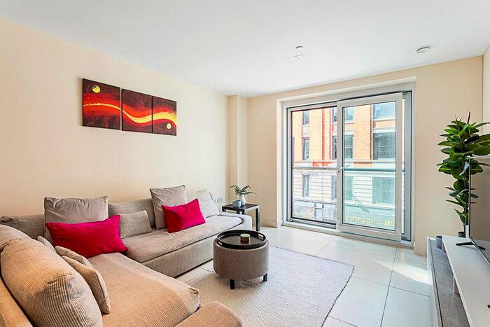 2 Bedroom Flat To Rent In Bezier Apartments, City Road, London, EC1Y