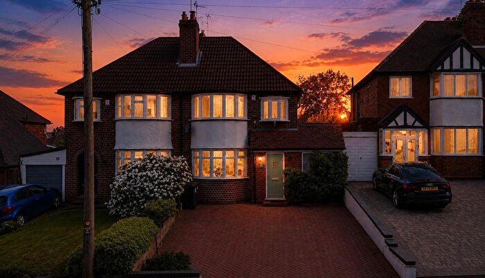 3 Bedroom Semi Detached House For Sale In Fellows Lane, Birmingham, West Midlands, B17
