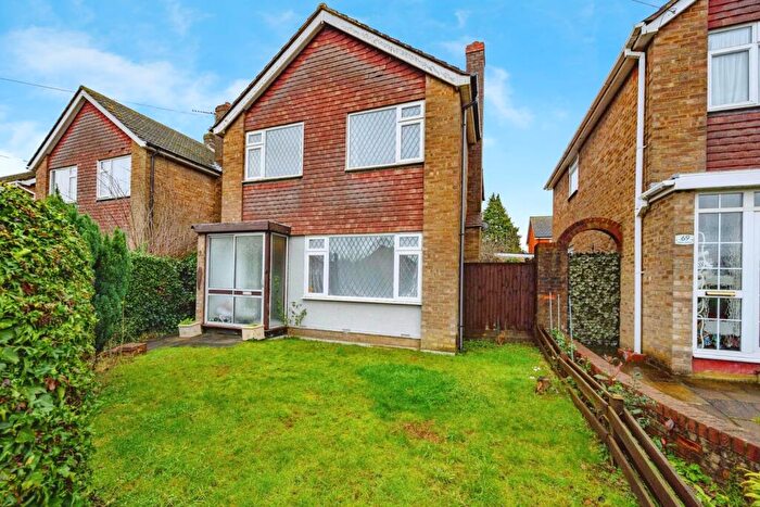 3 Bedroom Detached House For Sale In High Street, Luton, Bedfordshire, LU4