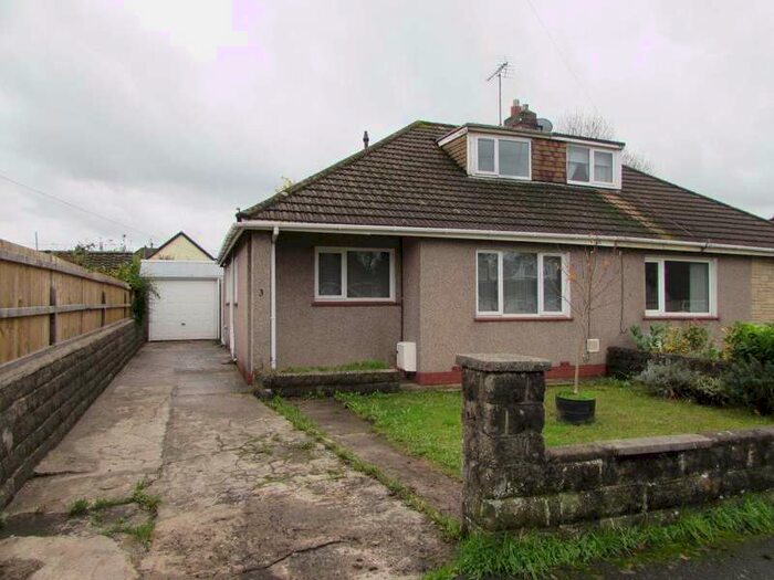 4 Bedroom Bungalow To Rent In St Johns Drive, Pencoed, Bridgend, CF35