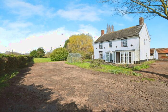 4 Bedroom Detached House For Sale In Heath Road, Winfarthing, Diss, IP22