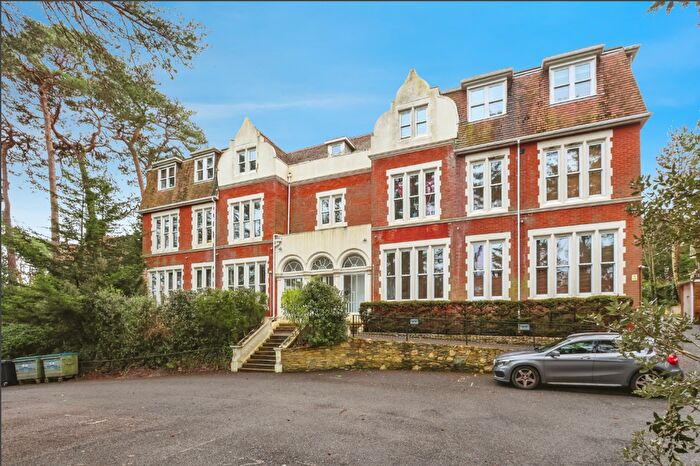 2 Bedroom Flat To Rent In Knyveton Road, Bournemouth, BH1