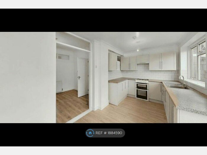 3 Bedroom End Of Terrace House To Rent In Flanders Road, London, E6