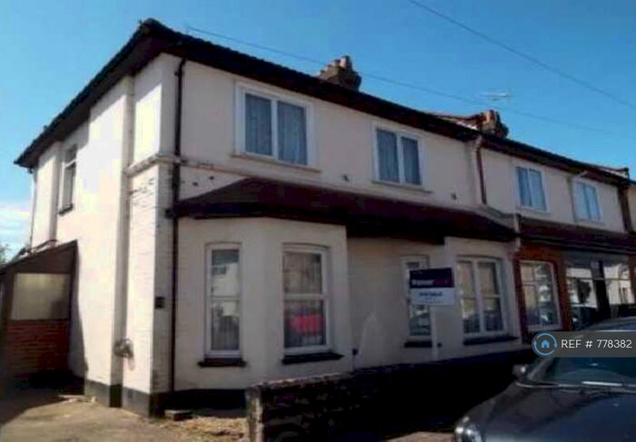 4 Bedroom Semi-Detached House To Rent In Tower Rd, Bournemouth, BH1