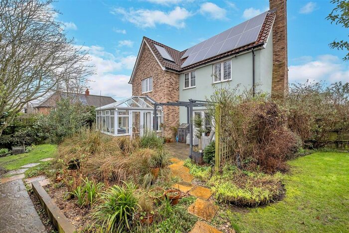 3 Bedroom Detached House For Sale In Cherry Tree Rise, Drinkstone, Bury St. Edmunds, IP30