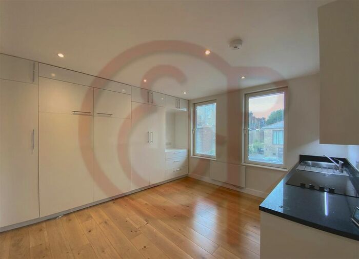 Studio To Rent In King Street, Hammersmith, W6