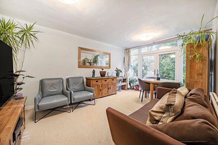 2 Bedroom Flat For Sale In Inglemere Road, Forest Hill, SE23