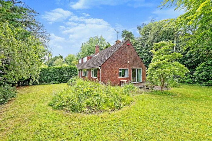 4 Bedroom Detached Bungalow For Sale In Newnham Lane, Eastling, Faversham, ME13