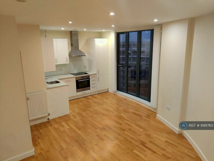 2 Bedroom Flat To Rent In Station Road, Sidcup, DA15