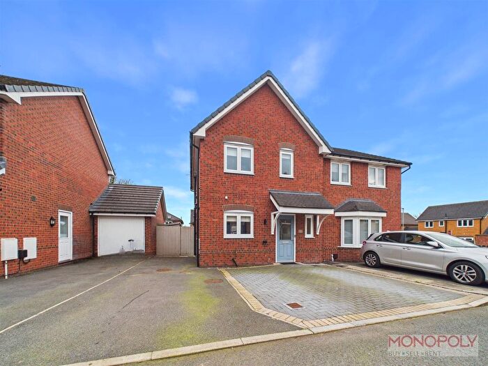 3 Bedroom Semi Detached House For Sale In Maes Gwyrdd, Gwersyllt, Wrexham, LL11