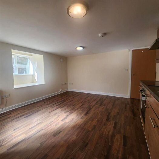 1 Bedroom Flat To Rent In Richmond Grove, Manchester, M13