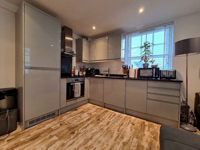 1 Bedroom Flat To Rent In Flat, High Street, Saffron Walden, Essex, CB10