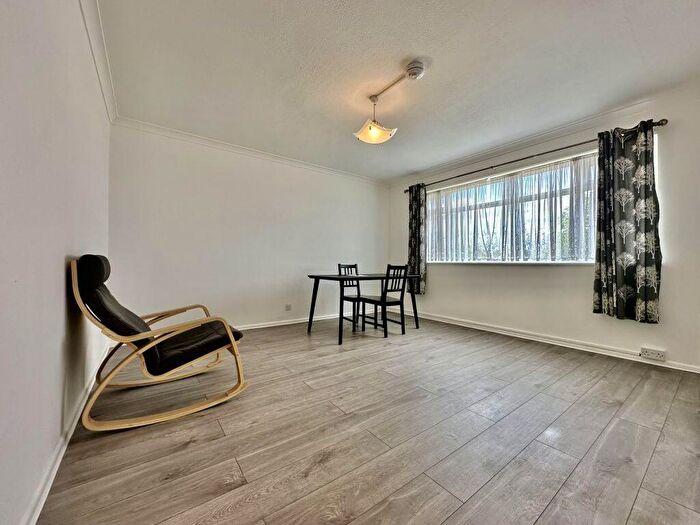1 Bedroom Flat To Rent In Hillside, Carshalton Road, Sutton, SM1