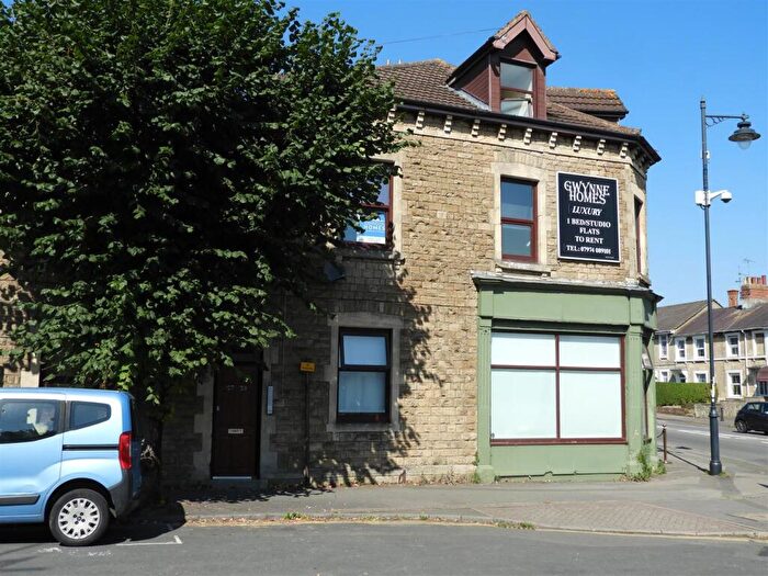 Studio To Rent In Devizes Road, Old Town, Swindon, SN1