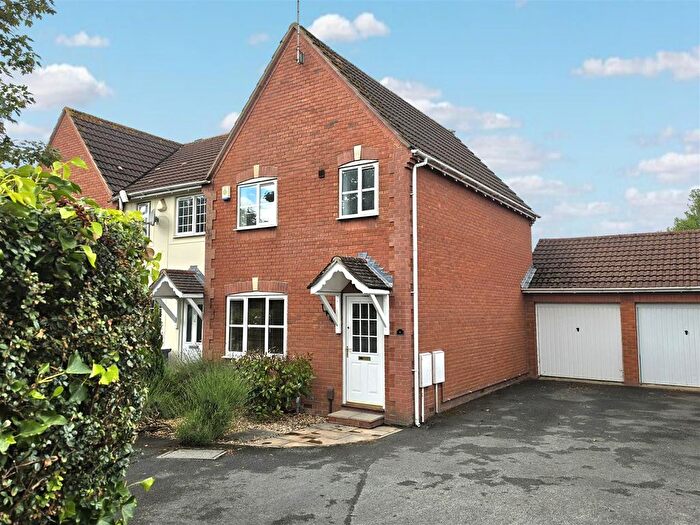3 Bedroom End Terrace House For Sale In Middle Croft, Abbeymead, Gloucester, GL4