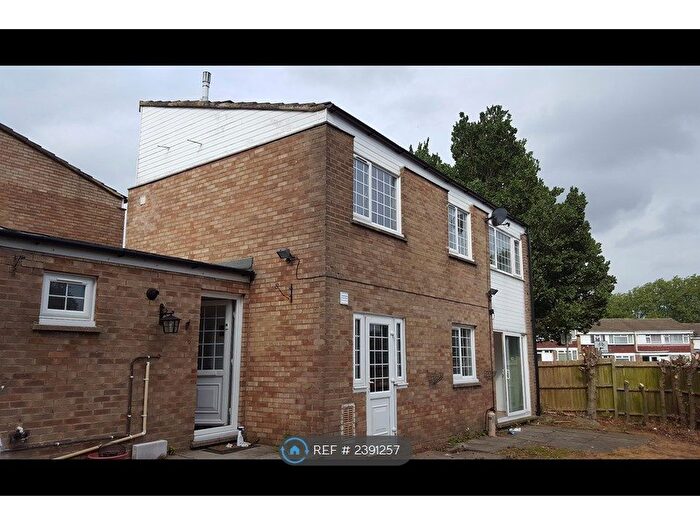3 Bedroom Detached House To Rent In Thatchers Croft, Hemel Hempstead, HP2