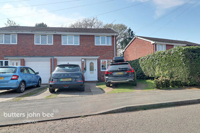 3 Bedroom Semi-Detached House For Sale In Rectory Close, Crewe, CW2