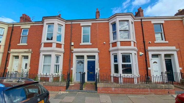 2 Bedroom Flat To Rent In Wingrove Avenue, Newcastle Upon Tyne, NE4