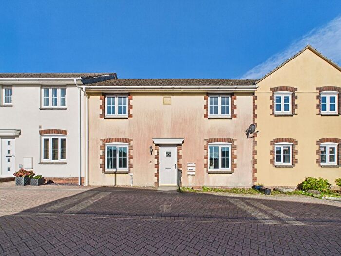 4 Bedroom Terraced House For Sale In Blackbird Crescent, Launceston, PL15