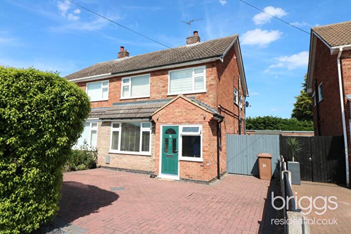 3 Bedroom Semi-Detached House For Sale In Elm Crescent, Glinton, Market Deeping, PE6