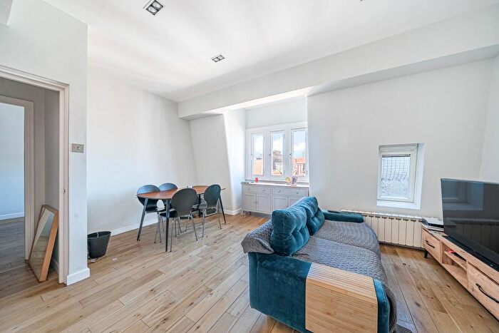 1 Bedroom Flat For Sale In Palace Court, Bayswater, London, W2