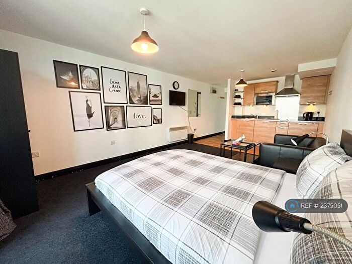 Studio To Rent In Worsdell Drive, Gateshead, NE8