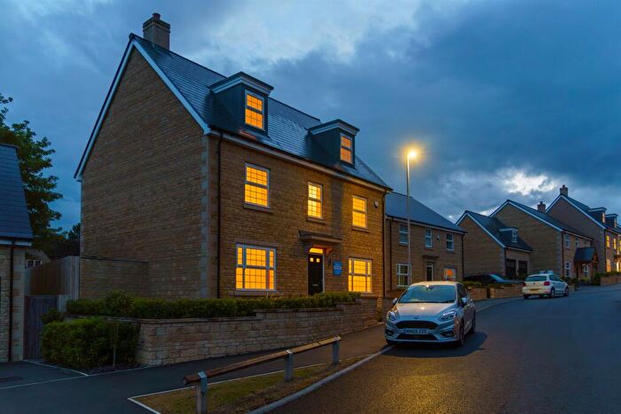 5 Bedroom Detached House For Sale In Orchard Close, Ketton, Stamford, PE9