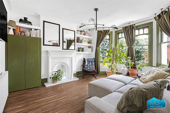 2 Bedroom Flat To Rent In Eaton Park Road, London, N13