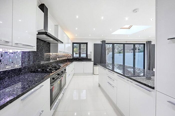 7 Bedroom Semi-Detached House To Rent In Norfolk Road, London, SW19