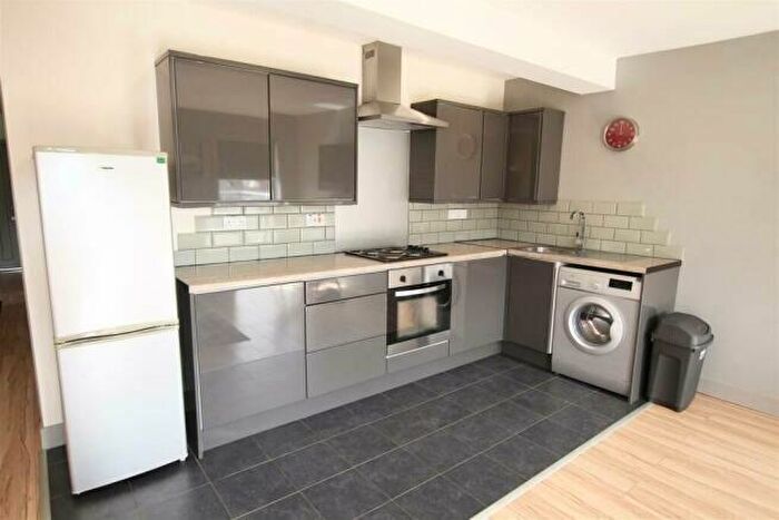 2 Bedroom Flat To Rent In Old Brickyard, Nottingham, Nottinghamshire, NG3