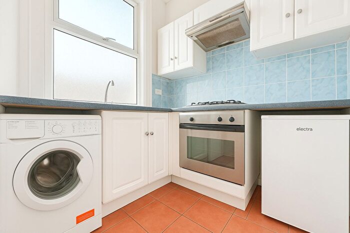 Studio To Rent In Whitefriars Drive, Harrow, HA3