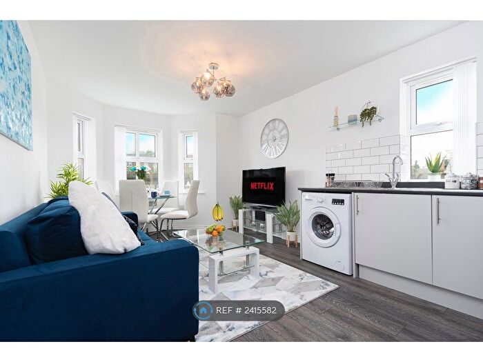 2 Bedroom Flat To Rent In Throstlenest Avenue, Darlington, DL1