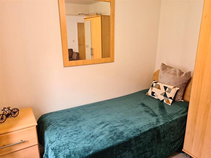 3 Bedroom Flat To Rent In Flat . The Forum, Tiverton Way, Cambridge, CB1