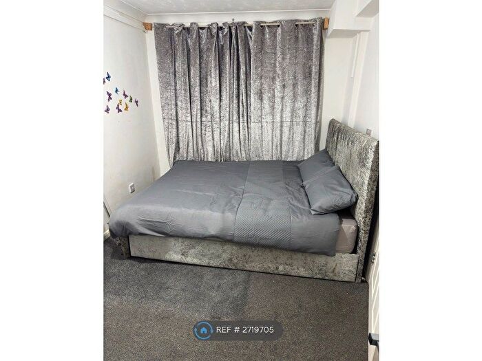 5 Bedroom Terraced House To Rent In Finsbury Road, London, N22